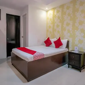 Oyo 697 Obrero Hotel